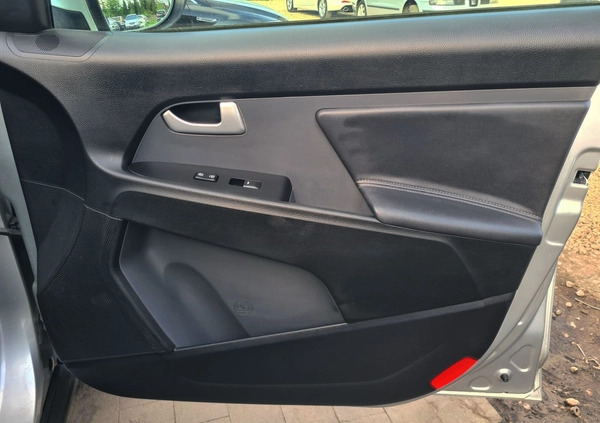 Kia Sportage cena 38499 przebieg: 227060, rok produkcji 2012 z Lwówek małe 596